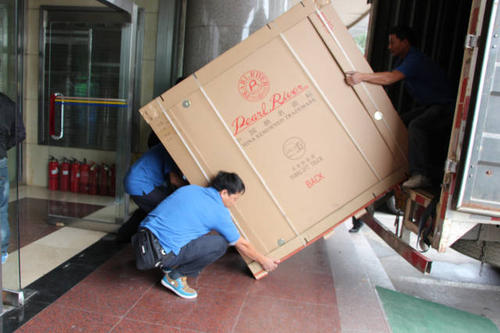 巴音郭楞钢琴贵重工艺品无忧运